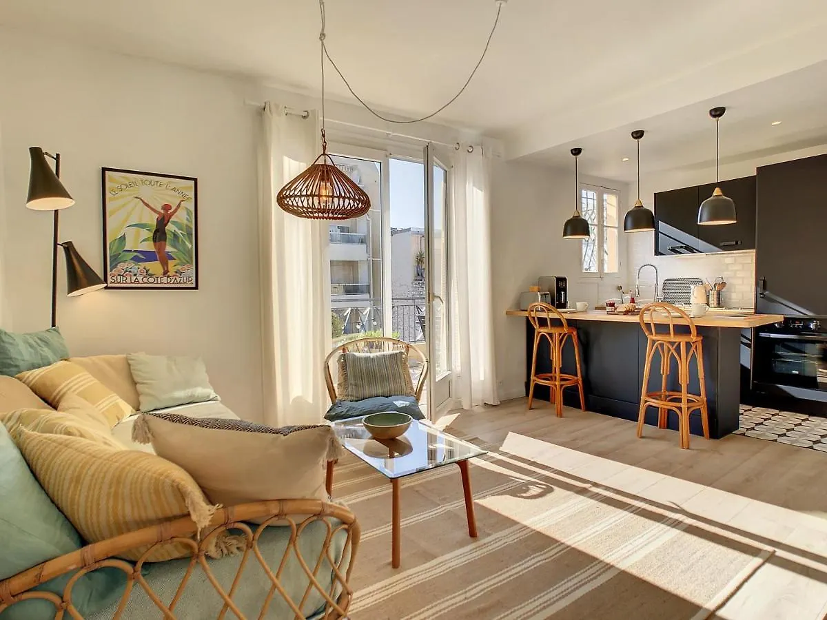 Apartment Nestor&Jeeves - Sunny Terrace - Central - Very Close Sea - Top Floor Nice