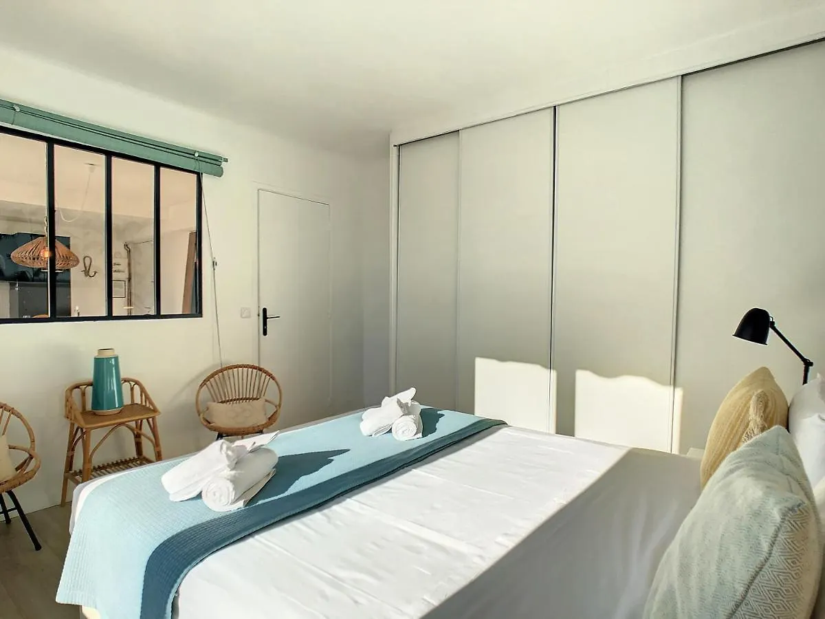 Apartment Nestor&Jeeves - Sunny Terrace - Central - Very Close Sea - Top Floor Nice